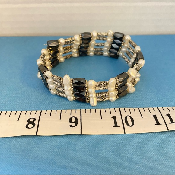 Magnetic Wraparound Adjustable Bracelet Freshwater Pearls & Hematite - Picture 3 of 4
